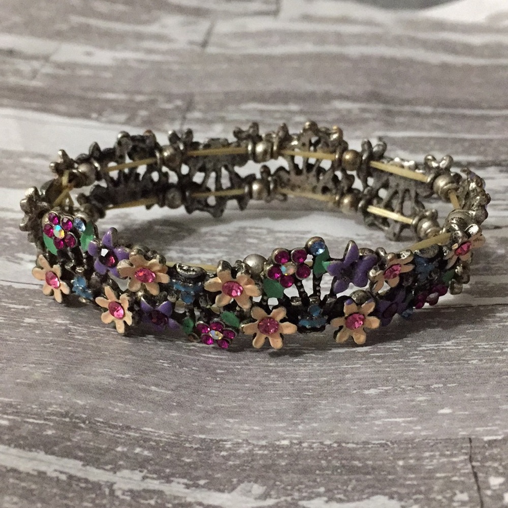 Floral rhinestone stretch bracelet